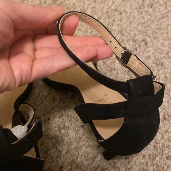 New Betani ankle strap cheetah sandals - Picture 3 of 4